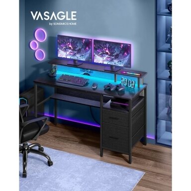 Gaming kompiuterinis stalas su LED apšvietimu, elektros lizdu ir tekstiliniais stalčiais, 135 x 55 cm